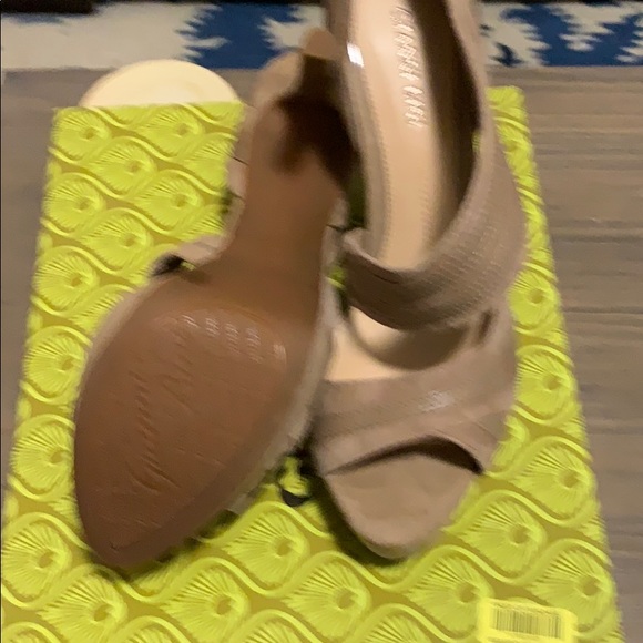 Heels size 8 - Picture 4 of 5